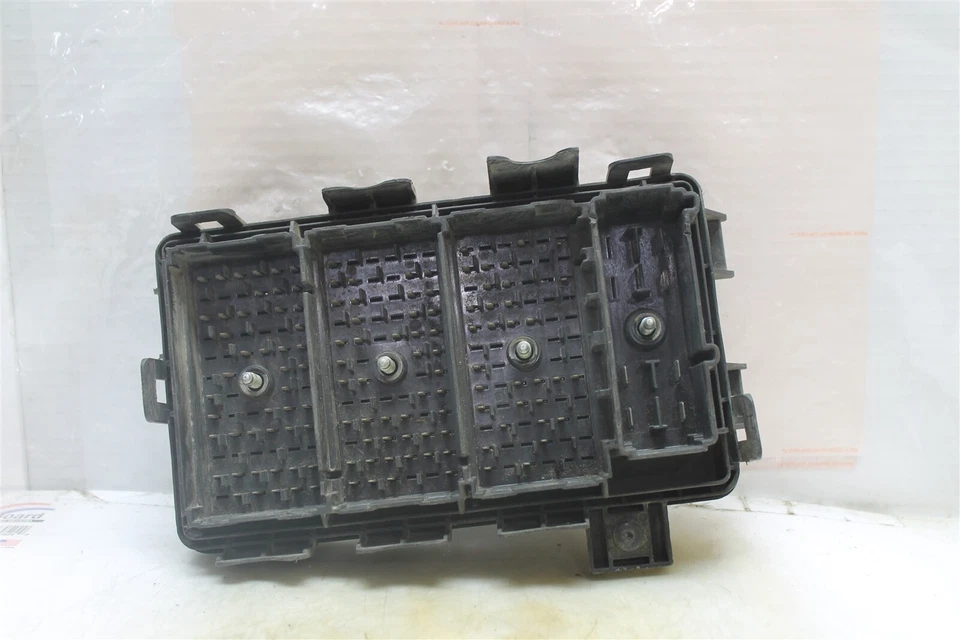 10346588 Chevrolet Impala 2014 предохранитель коробка реле соединительный блок модуль 666 2E3 B6 - Изображение 2 из 4