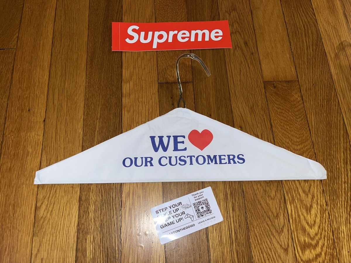 Supreme バンダナ柄 ポーチ 赤 バンダナ Supreme(シュプリーム) メンズ - 海外通販のBUYMA