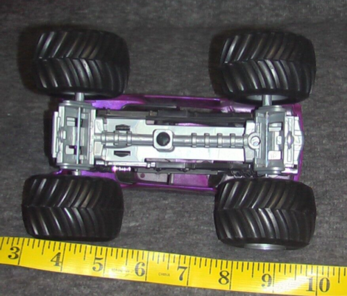 Hot Wheels Monster Jam Trucks 2015 Pink Purple Avenger Off-Road 1/24 Diecast - Picture 5 of 5