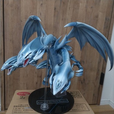 Blue Eyes Ultimate Dragon AmiAmi x AMAKUNI Figur ohne geöffnete Verpackung Yu...