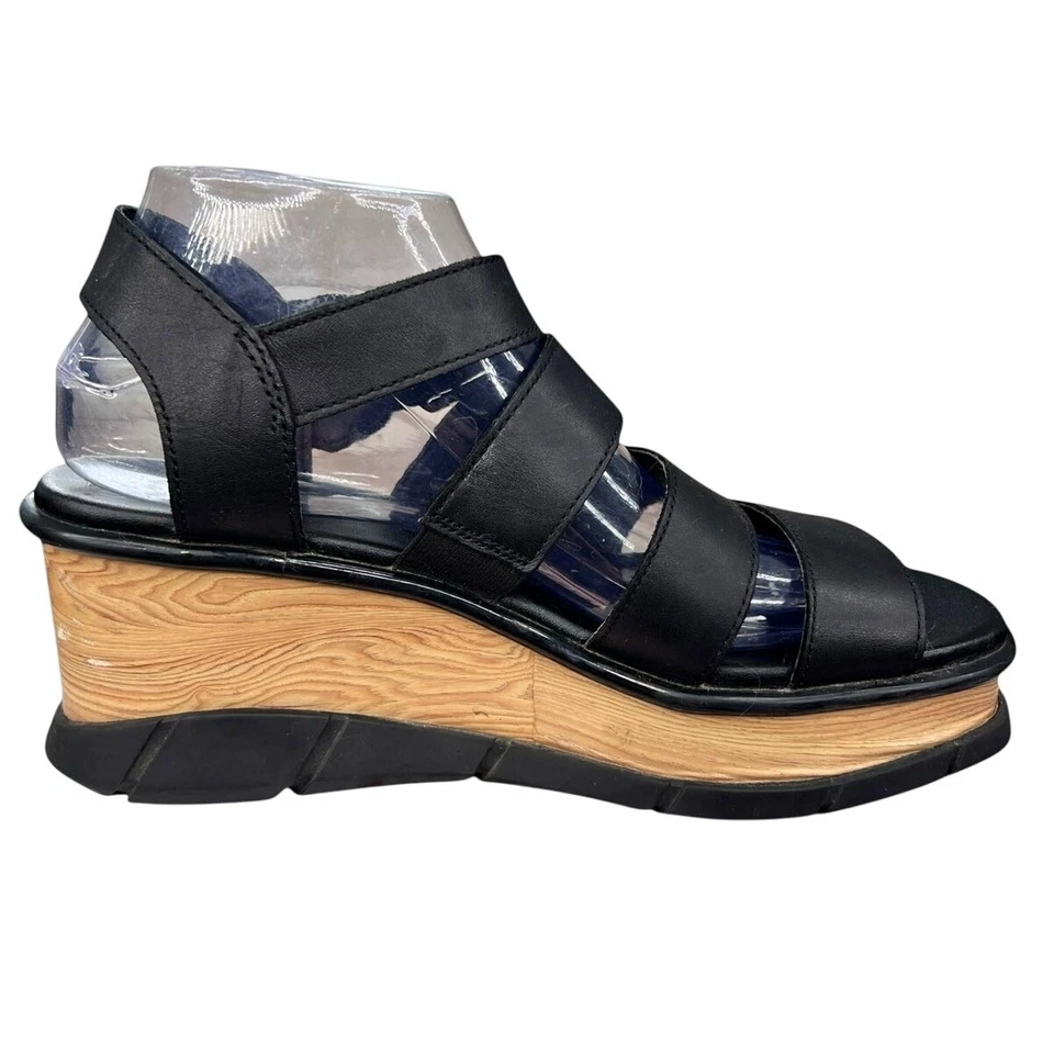 Sandalia de cuña Sorel Joanie III de cuero negro para mujer talla US 9,5 Foto 4 de 4