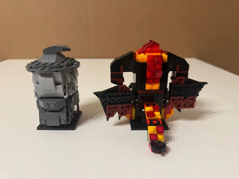 LEGO Brickheadz 40631 Gandalf the Grey and Balrog, Foto 2 von 2