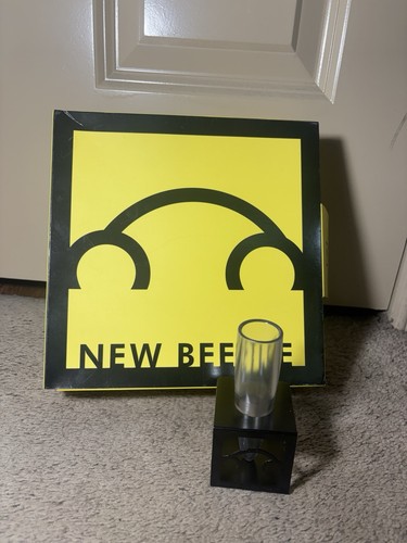 VW Volkswagen 1998 The New Beetle Media Press Kit Detroit Auto Show Bud VASE