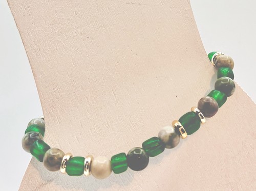 Armband dehnbar Peace Jaspis & grünes Glas & vergoldete Scheiben Größe 6,2 Zoll - Bild 3 von 4