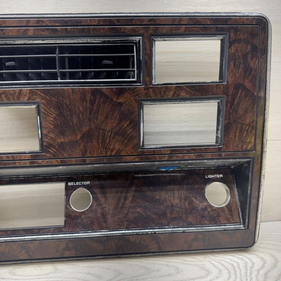 Oldsmobile Delta 88 1977-1984 OEM radio control de clima tablero bisel 554854 Foto 3 de 4