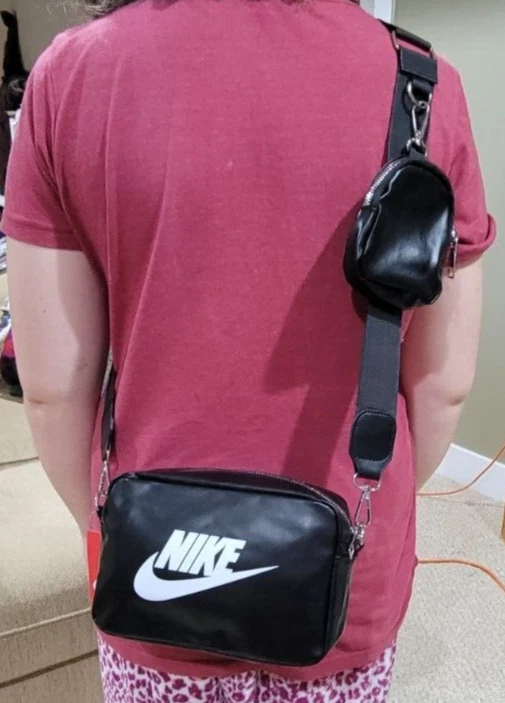 NUEVO CON ETIQUETAS Nike Bolso de Hombro Cartera *2 Colores* Bandolera Elección del Comprador Foto 3 de 4
