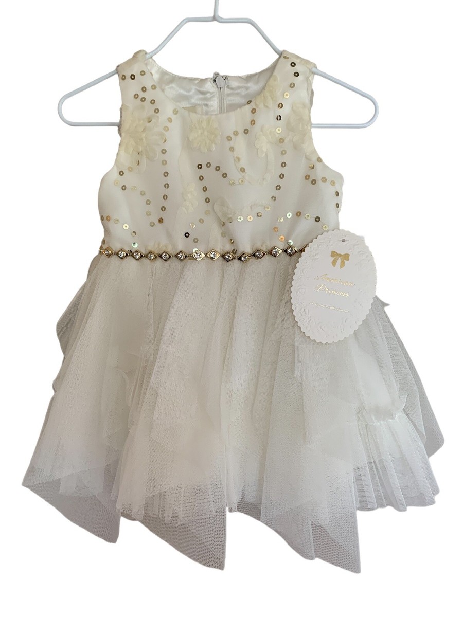 american princess candlelight dress At the very top of the Rose Bell Tower, six princesses appeared together  for the first timeunder the name of a Tea Soire. An ivory tablecloth  flowed down a long table, candlelight
