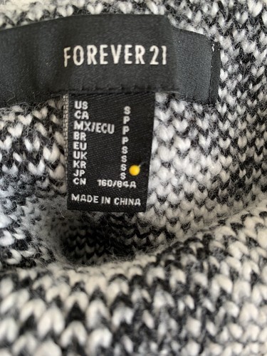 FOREVER 21 CUTE ANIMAL PRINT ACRYLIC NYLON LONG SLEEVE SWEATER - SIZE S - Picture 9 of 10