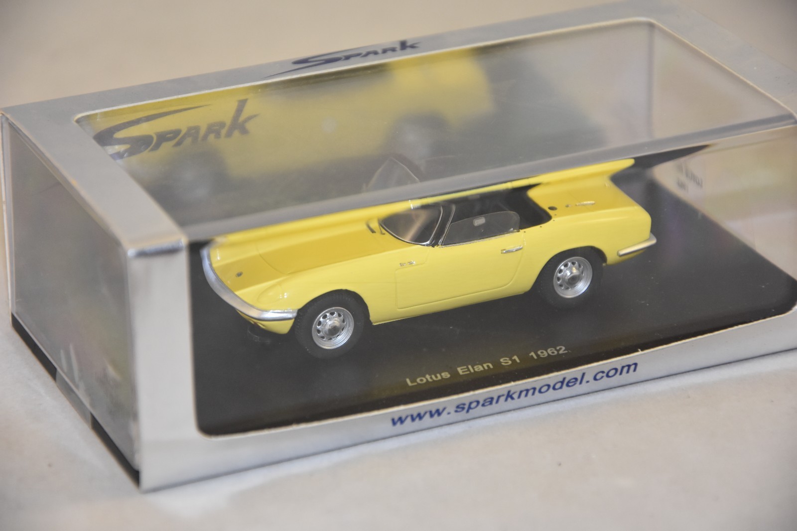 Lotus Elan S1 1962 jaune 1/43 Spark S1237 voiture miniature vintage de sport