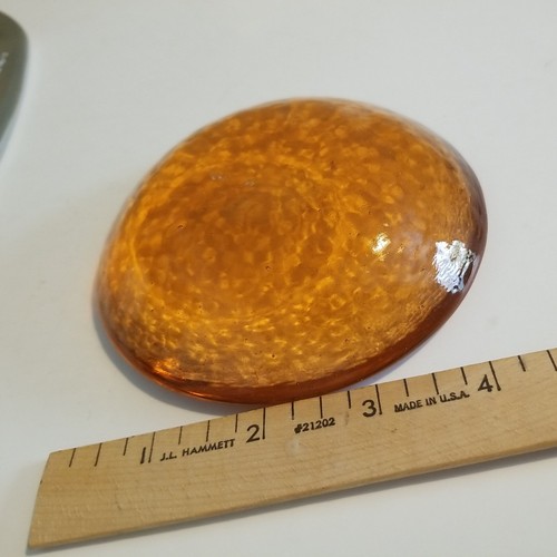 Amber paperweight textured & polished bottom - Picture 5 of 10