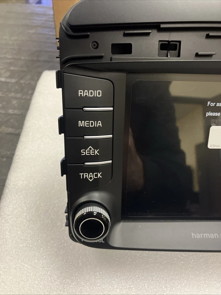 96560-C6NB0WK 2019-2020 Sorento Harman Kardon Navigation HD Radio New - Image 3 of 4