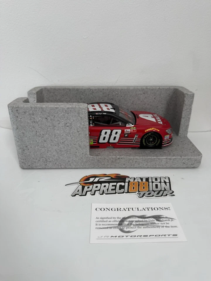Dale Earnhardt Jr. #88 Axalta Last Ride Autografiado 1:24 Diecast NASCAR Foto 2 de 4
