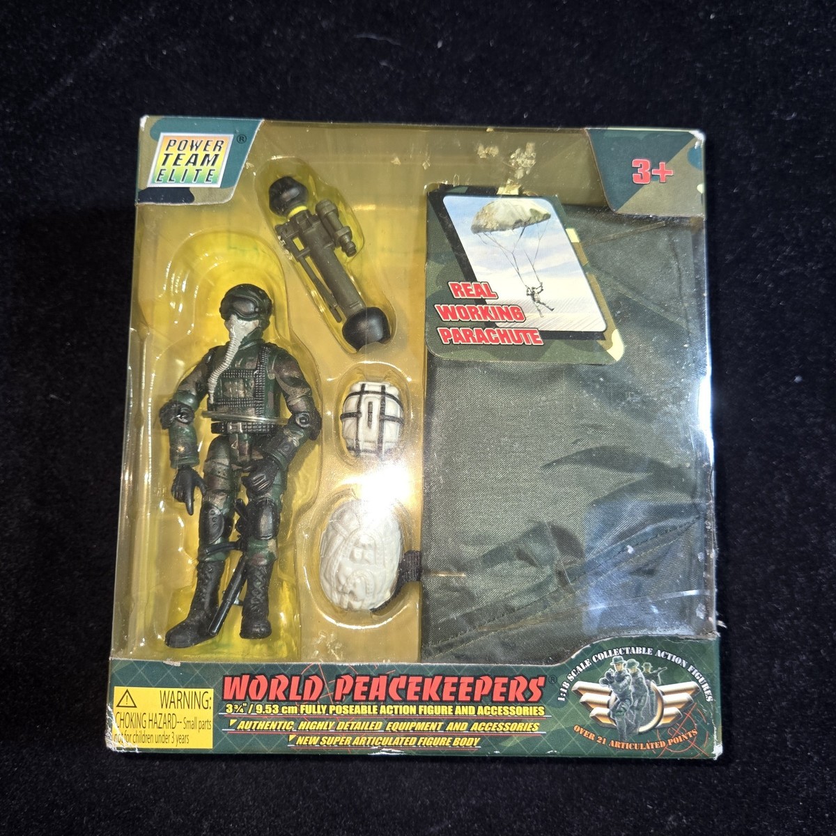 Power Team Elite Parachute Jumper World Peacekeepers M&C toy