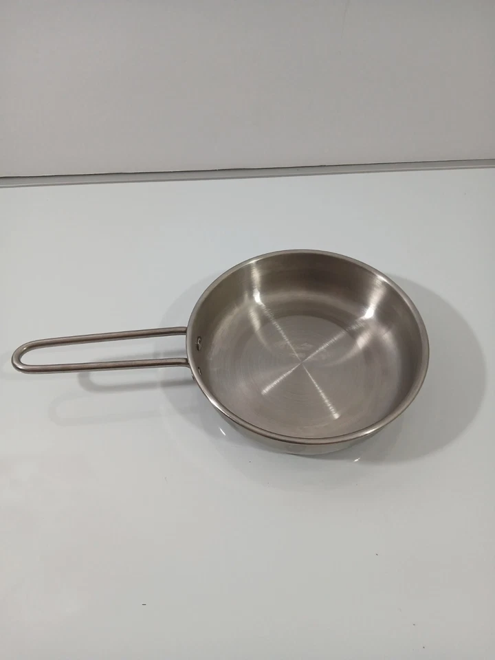 Juego Melissa & Doug de acero inoxidable - olla, sartén y colador (3 piezas) Foto 2 de 4