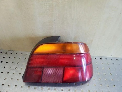 BMW 5 E39 Rücklicht hinten rechts 8358032 3.00 Petrol 170kw 1996 26081823