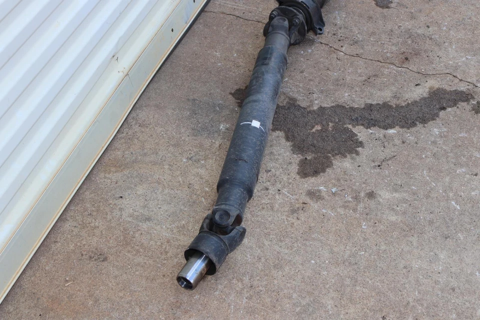 2007-2008 INFINITI G35 SEDAN RWD A/T EIXO DE TRANSMISSÃO TRASEIRO HÉLICE CARDAN FABRICANTE DE EQUIPAMENTO ORIGINAL - Imagem 2 de 4