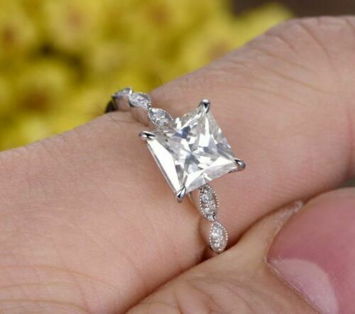 Bague Fiançailles Solitaire Princesse Limor - Diamant Simulé 0.5 Ct Sur Or Blanc 14k