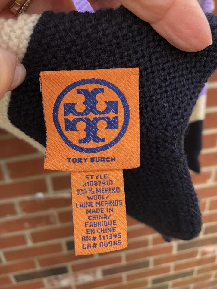 Bufanda tejida de lana merino para mujer Tory Burch púrpura negra tejida estampado chevron en zigzag Foto 4 de 4