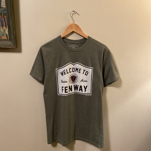 Fenway Sign Welcome to Fenway Herren Medium T-Shirt grün Boston - Red Sox