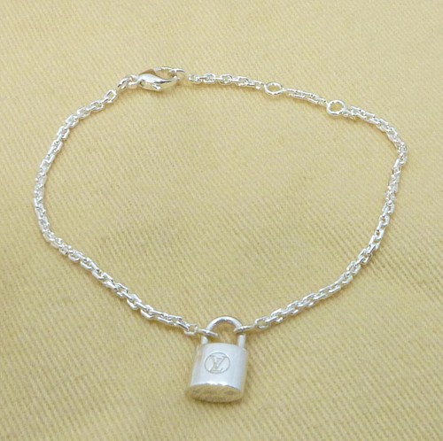 Authentic LOUIS VUITTON Silver Lockit Ag925 Bracelet Q95450 Silver #36634188 - Picture 3 of 11
