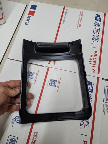 2006 2007 Jeep Commander Transmission Shift BEZEL - Picture 2 of 2
