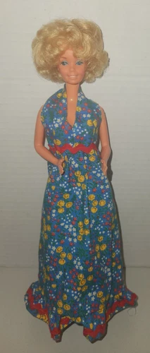 VTG 1978 Mattel Pretty Changes Barbie Halter Dress Blonde Curly Hair Blue Eyes