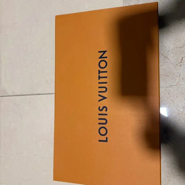 Louis Vuitton Box & Shopping Bag Set - Minor Use