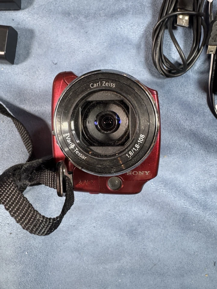 Sony Handycam DCR-SR68 80GB HDD Camcorder Case & Access. in Photos - Image 2 of 4