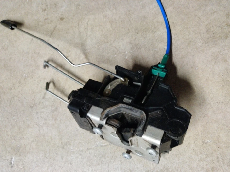 2003-2011 SAAB 9-3 delantero izquierdo conductor cerradura puerta actuador pestillo montaje OEM Foto 3 de 3