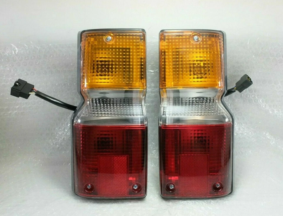 JUEGO DE LUCES TRASERAS LUZ INTERMITENTE TRASERA Par Para DAIHATSU ROCKY FEROZA BLIZZARD Foto 2 de 4