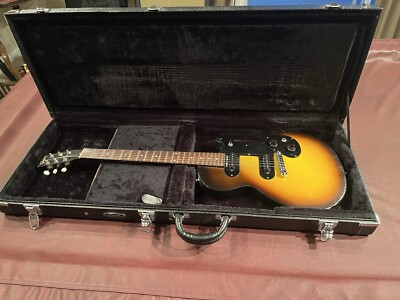 Gibson Melody Maker 2008, 6.16lbs. No Nicks On Neck. All Wear Natural.