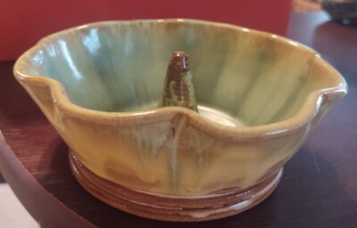 Vntg Handmade Greens/Yellow/Brown Ruffled Edging APPLE Baker Signed 1972