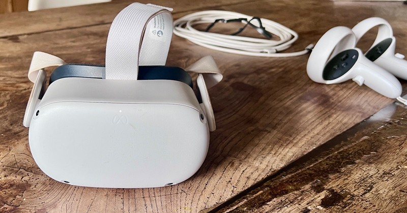 Meta/Oculus Quest 2 128GB VR Headset + 2 Controllers AND PC connect cable