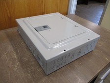 Siemens Main Lug Load Center E0816MLL25SCU 125A 120/240V 8-Space New Surplus