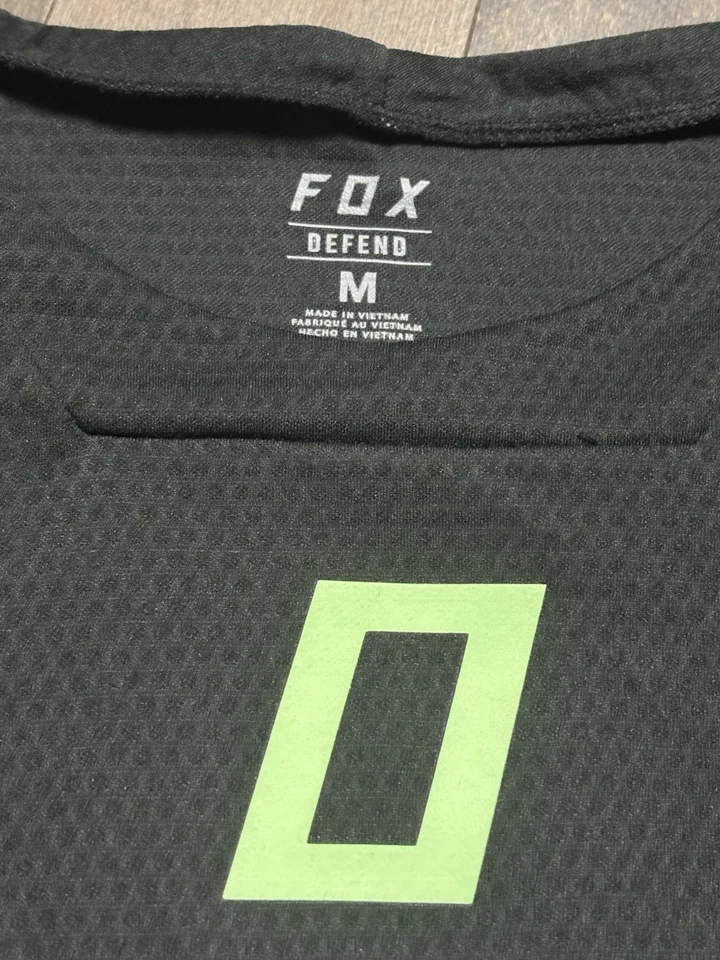 Camiseta deportiva Fox Racing Defend MTB para hombre mediana - negra gris neón desvanecido - nueva condición Foto 3 de 4