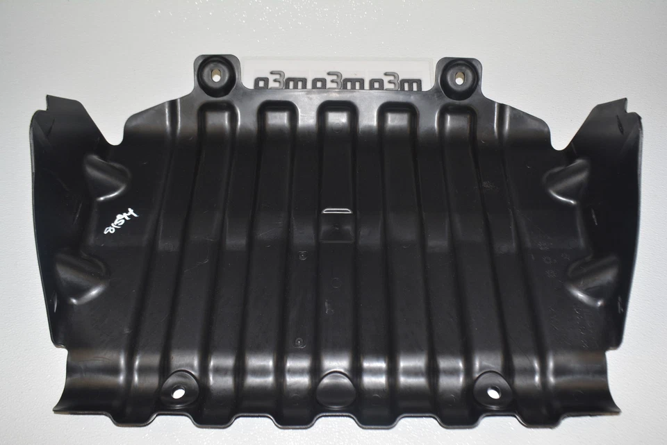 2007-2013 雪佛兰 GMC 凯迪拉克前下发动机防溅罩原始设备制造商 22781371 — 第 3/4 张图片