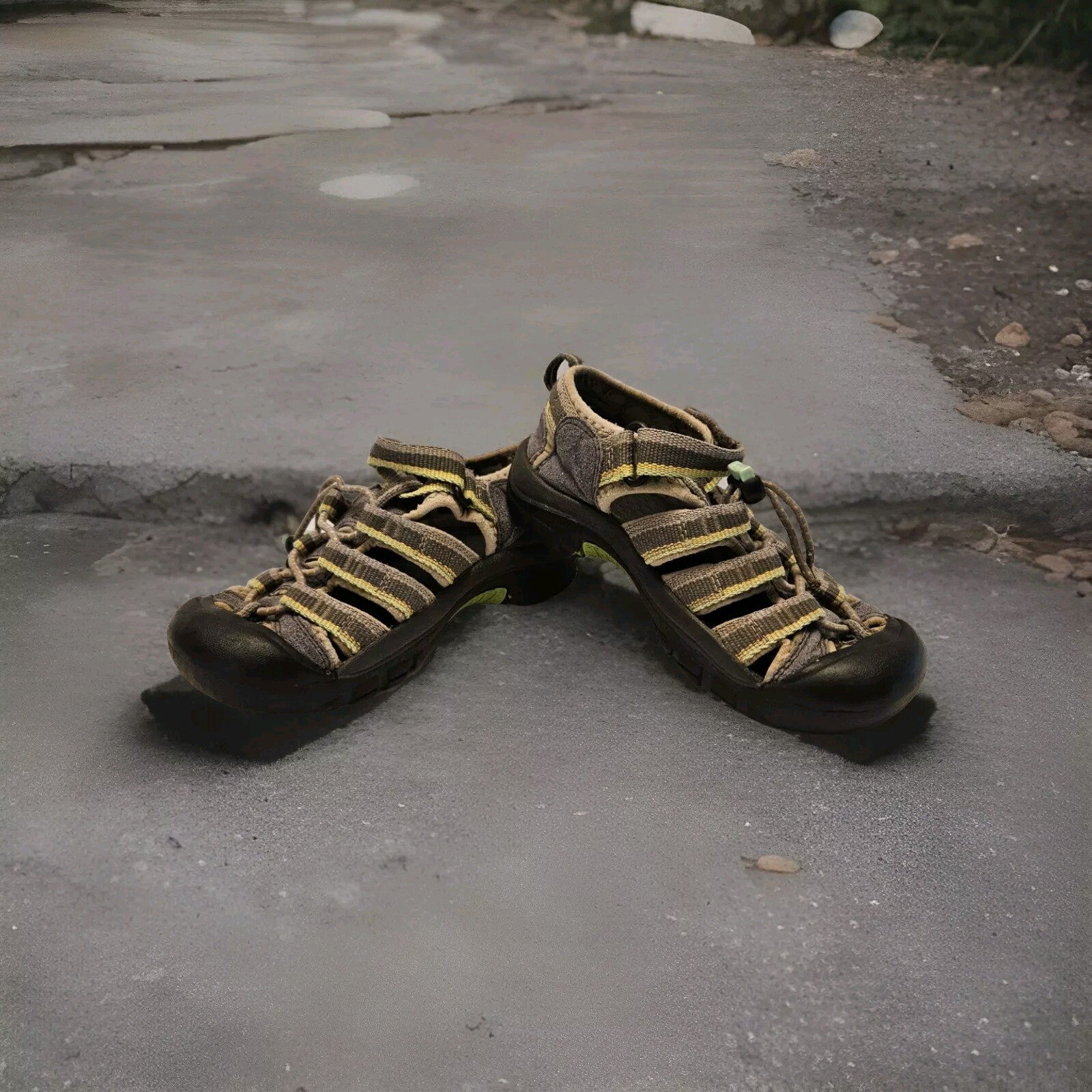 Scarpe da acqua Keen Kids Newport taglia 12 scarpe da trekking sport sandali attivi grigio verde