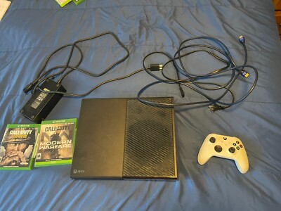 Microsoft Xbox One Launch Edition 500GB Black Console + Controller