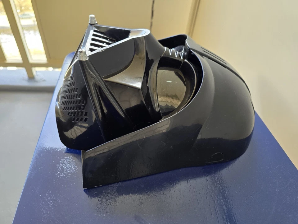 Star Wars Darth Vader Voice Changing Mask from The Disney Store 2014 Lucas Films - Image 3 of 4