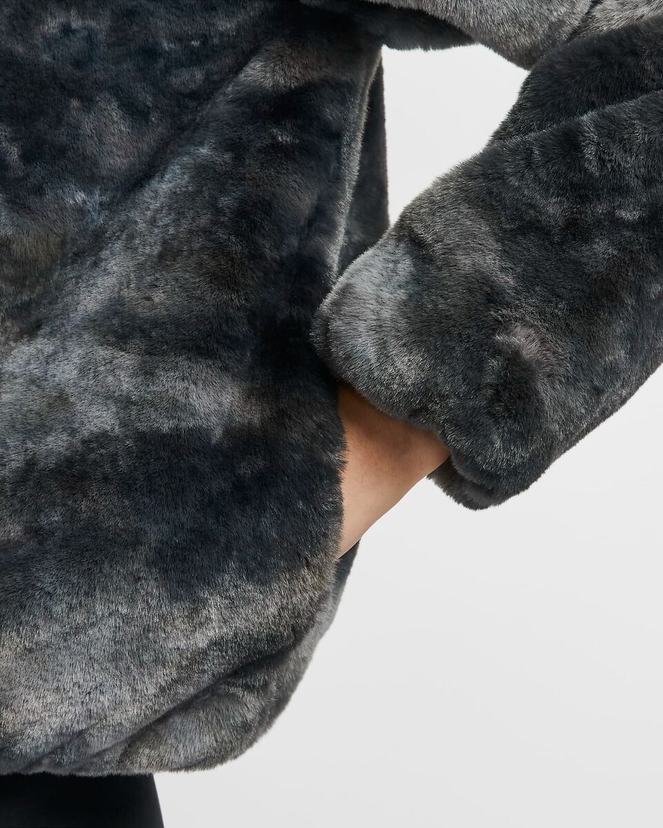 Nike Sportswear Women's Faux Fur Jacket - Black / HQ4871-010 Nike Sportswear Women's Faux Fur Jacket - Black / HQ4871-010