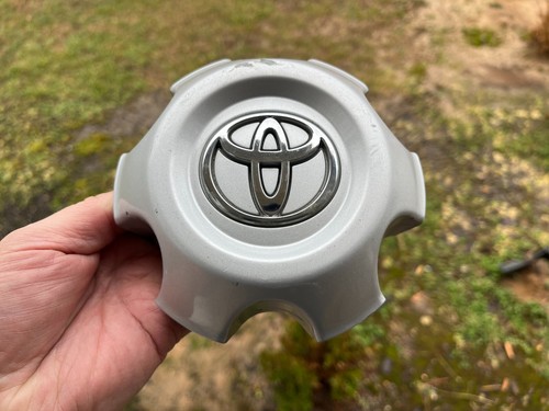 Toyota Sequoia & Tundra Wheel Center Cap – OEM Part 42603-0C051 – Silver Finish – Fits 2007-2012