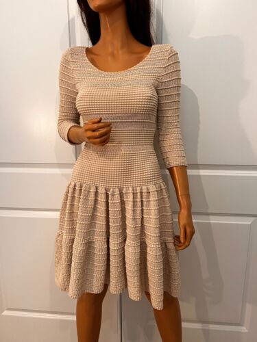 Auth.  Alaia Beige Gold Knit Stretch Fit & Flare Dress 38 - Afbeelding 1 van 13