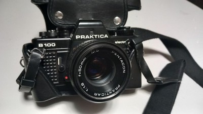 Praktica B100 electron  Analoge 35mm SLR Kamera + Pentacon Prakticar 1.8/50mm MC