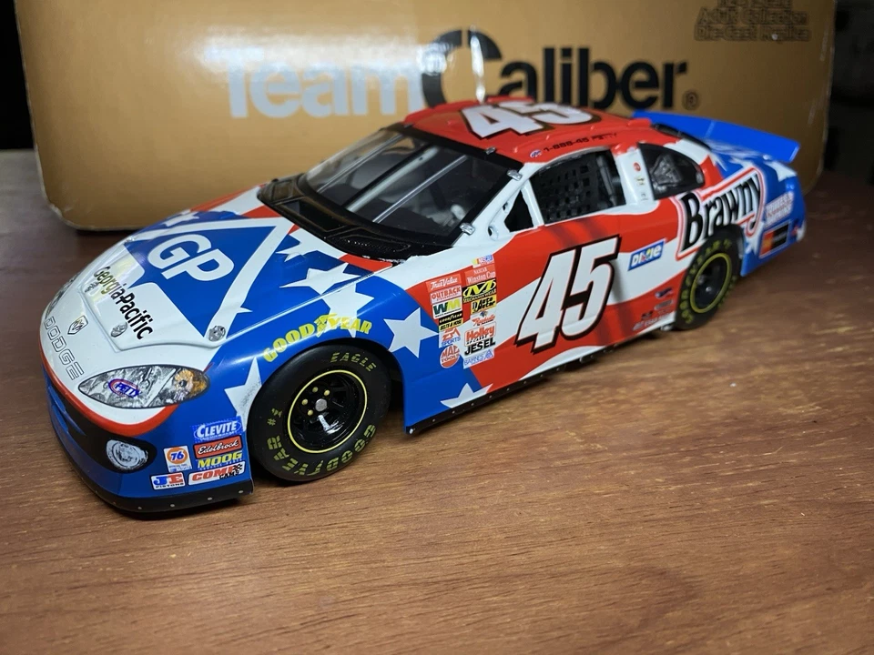 Banco de autos de carreras Team Calibre 1:24 Die Cast NASCAR Kyle Petty #45 Georgia Pacific Foto 2 de 4
