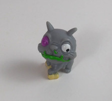 The Ugglys Pet Shop Series 1 Gross Homes Gray Blubbering Bulldog Gross Homes