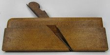 Antique No. 10, 3/4 Round (Convex)  Wood Mold...