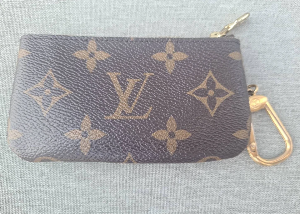 Louis Vuitton Vivienne Holiday Ski Monograma Llave Bolsa Clés Edición Limitada Foto 2 de 4
