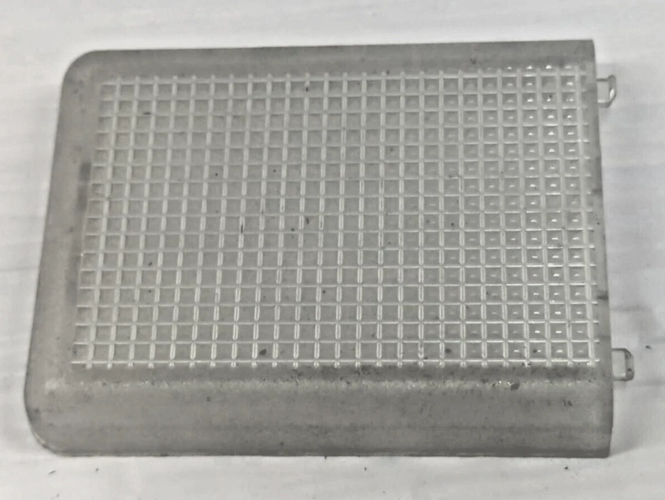 Saturn 21303732 1996-2002 S Series Interior Dome Light Lamp Clear Lens Only Used - Image 3 of 4