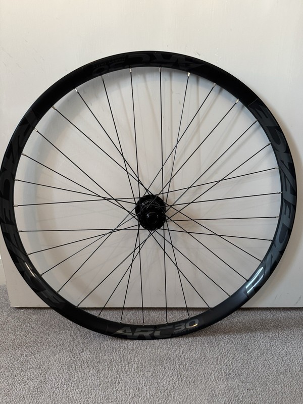 Industry Nine I9 Hydra 27.5 650b Front Wheel Boost 6 Bolt Raceface Arc30 Boost