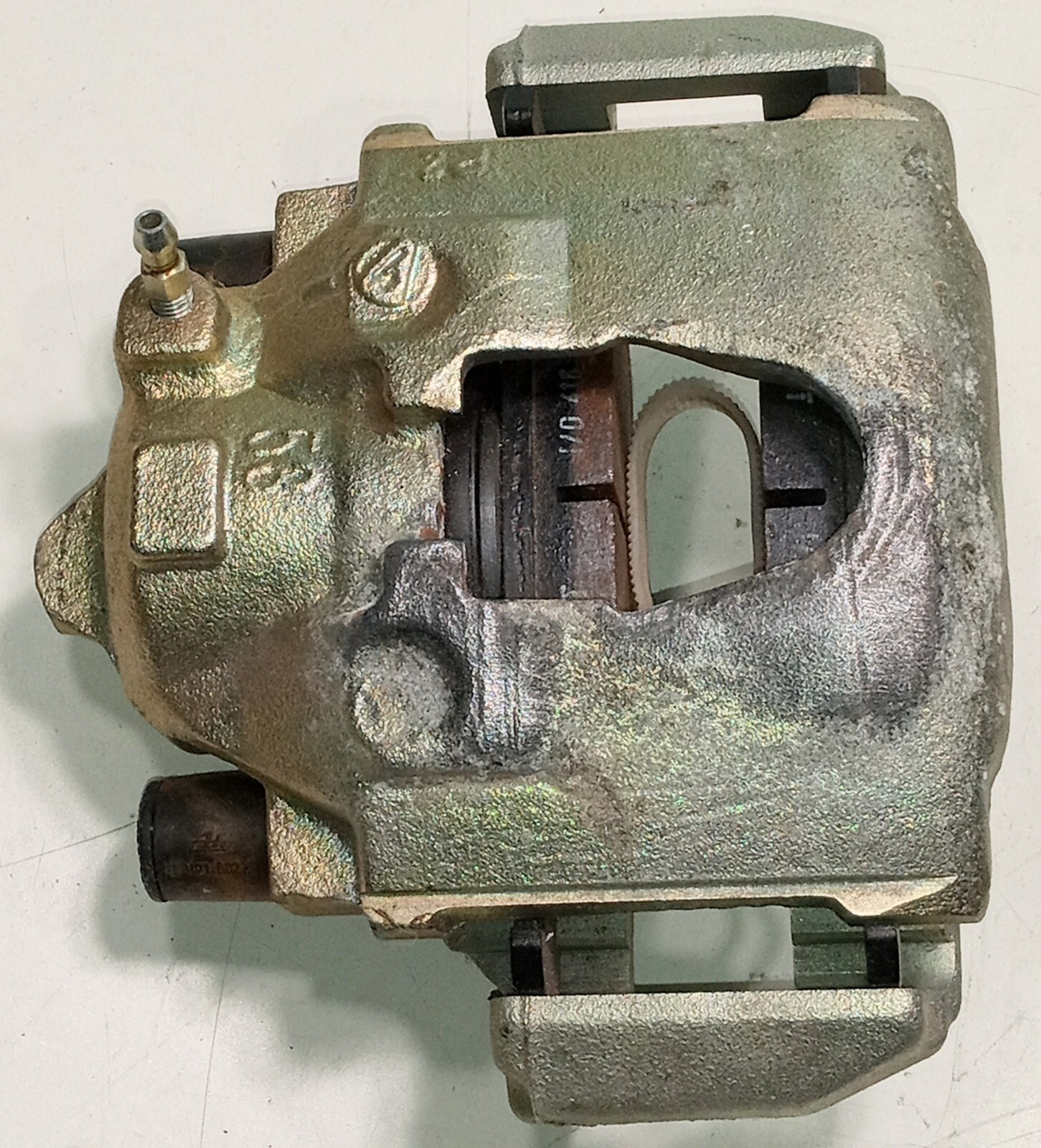 Ferrari Mondial Brake Caliper_Rear Right_Brake Pads_117184_328_208_GENUINE